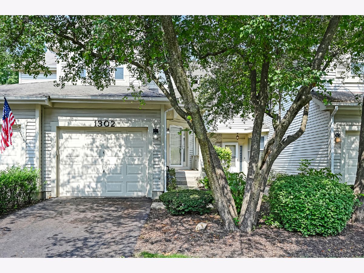 Townhomes & Condos Sold Villas Of The Fields Naperville Illinois, 1302 Tennyson