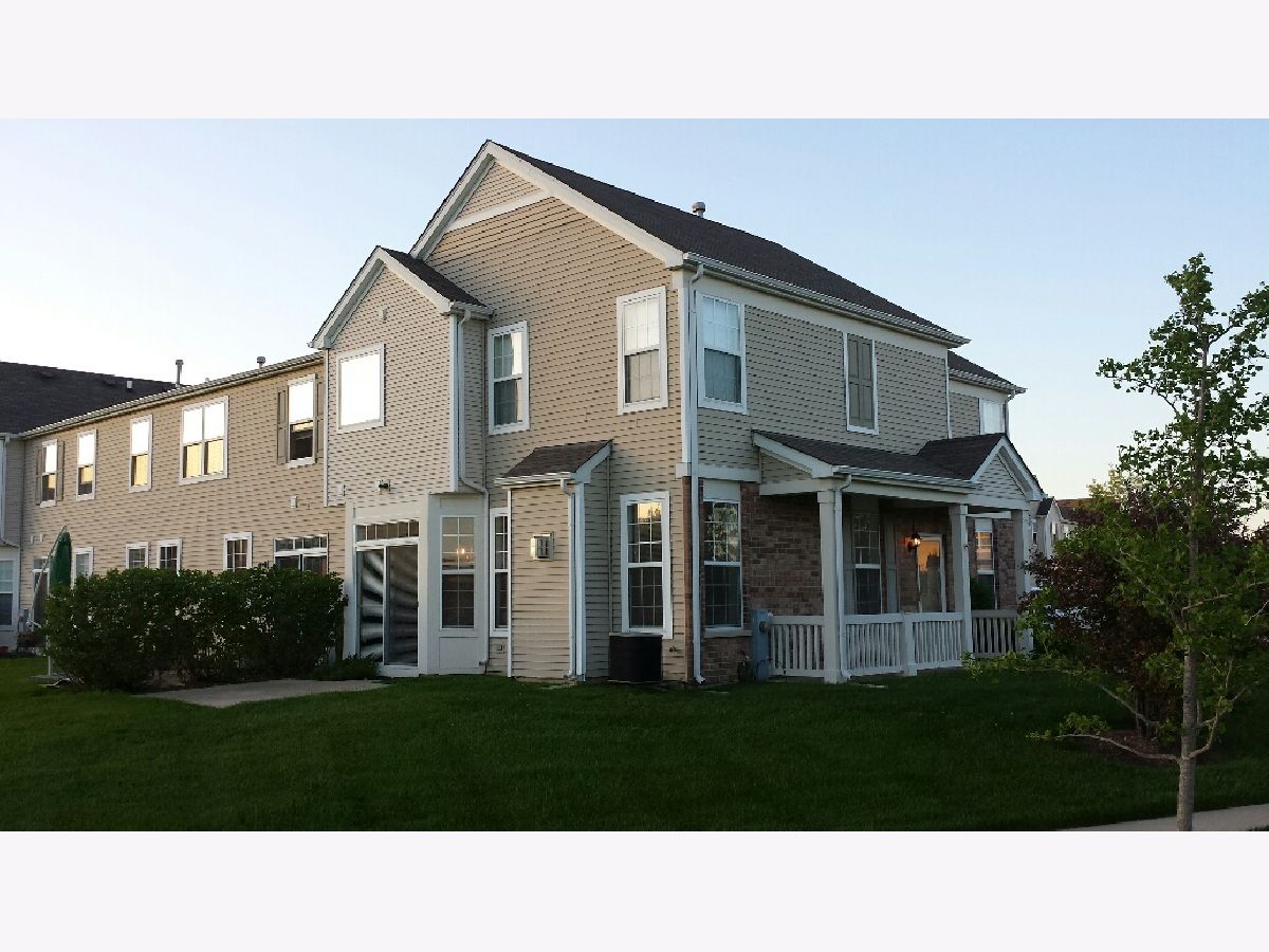 Townhomes & Homes Rented Evergreen Park Mchenry Illinois, 2423 Evergreen
