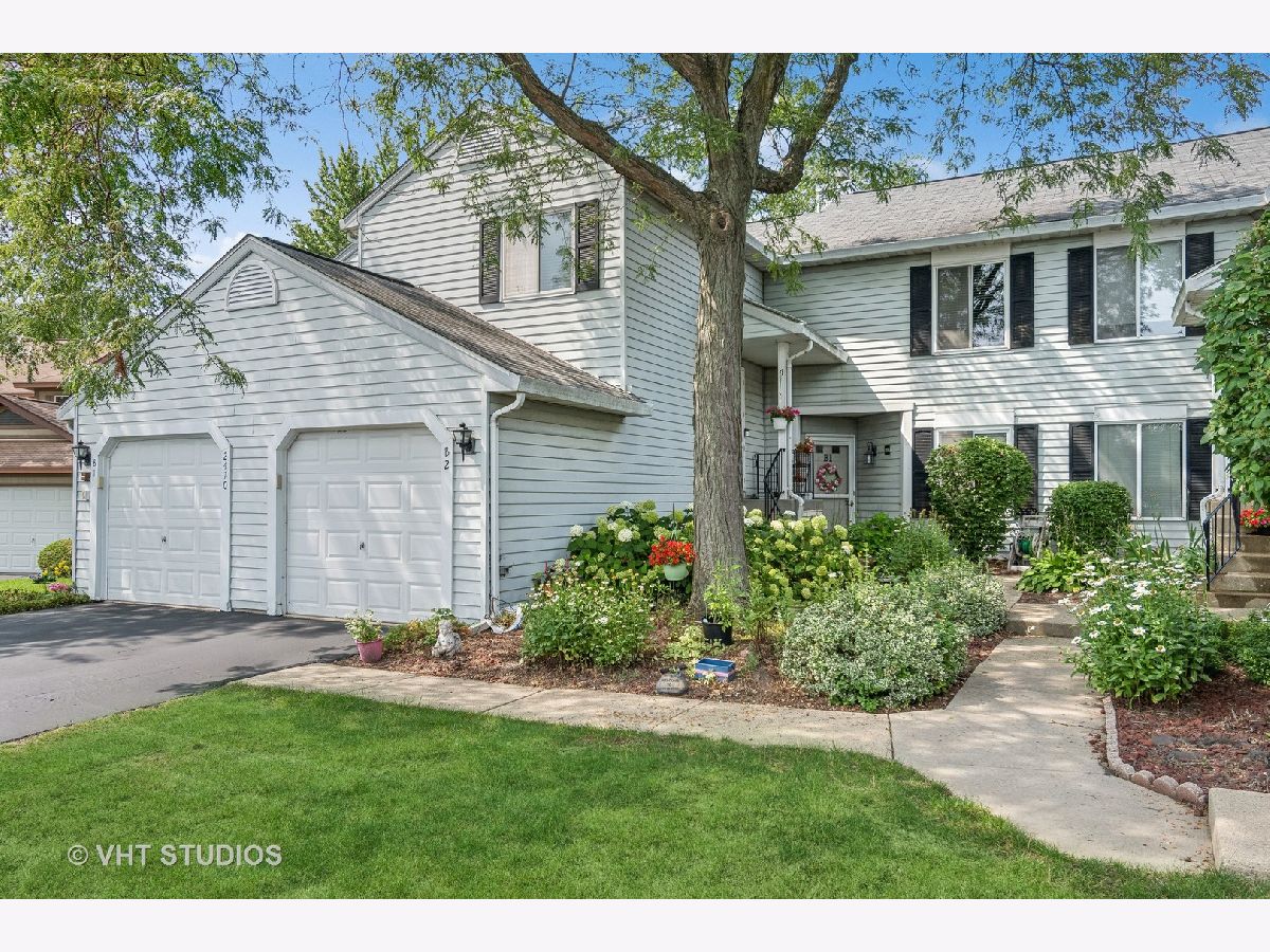 Condos & Townhomes & Homes Sold Villages Of Woodridge Woodridge Illinois, 2470 Brunswick