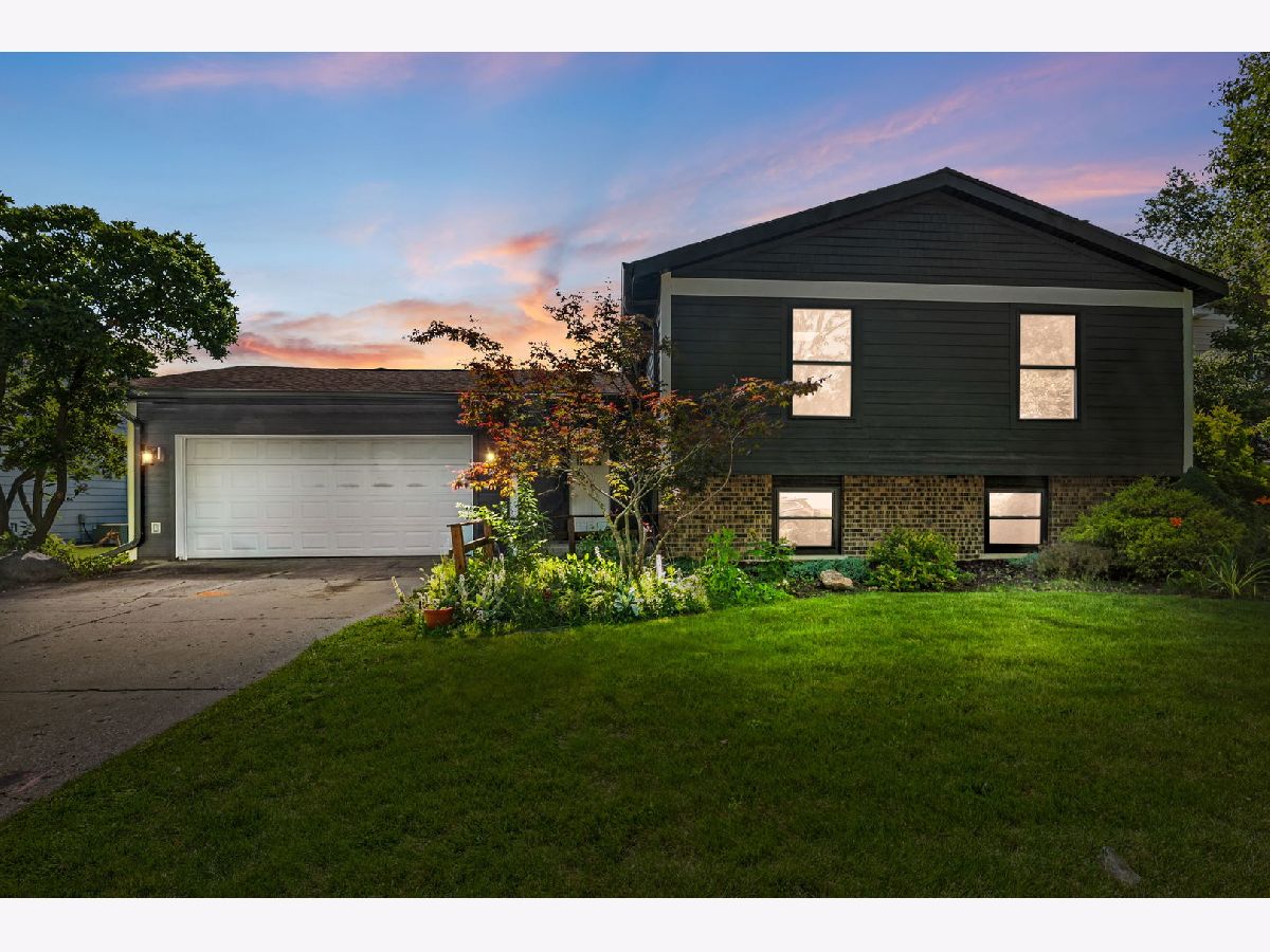 Homes Sold Briarcliffe South Wheaton Illinois, 2312 Kingston