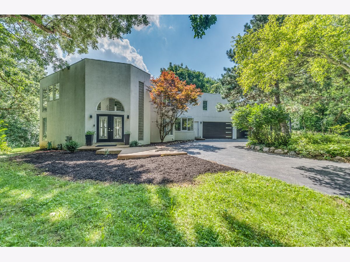  Sold Tower Lakes Illinois, 25210 West Tower