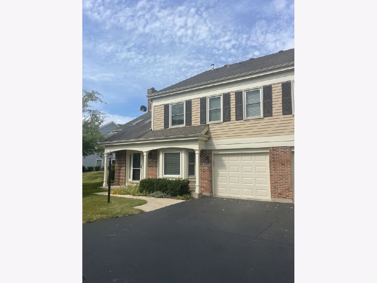 Townhomes & Condos & Homes Sold Lake Arlington Arlington Heights Illinois, 2013 Charter Point