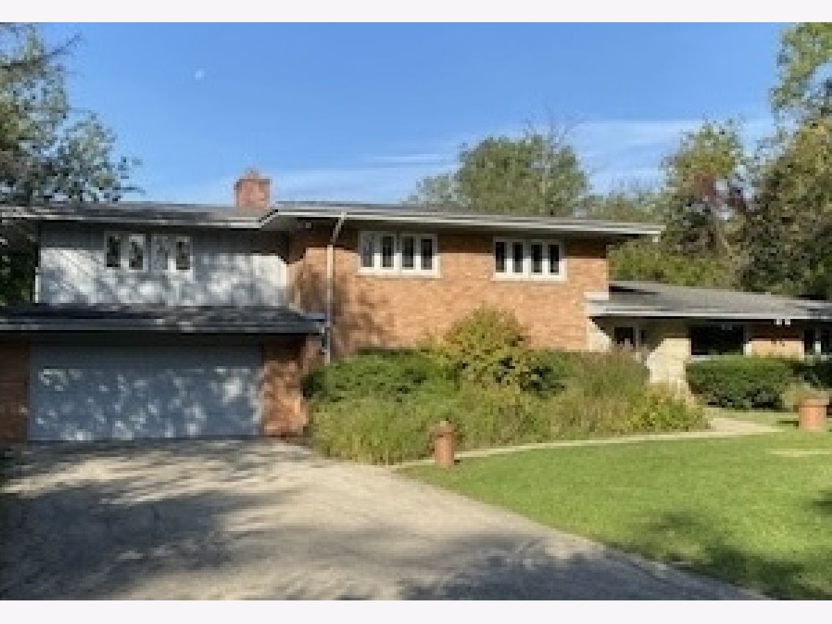  Rented Northfield Illinois, 2069 Old Willow
