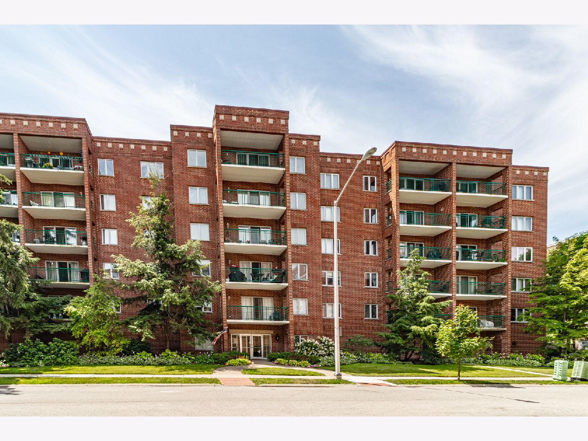 Condominiums Sold Mill Run Of Des Plaines Des Plaines Illinois, 1685 Mill