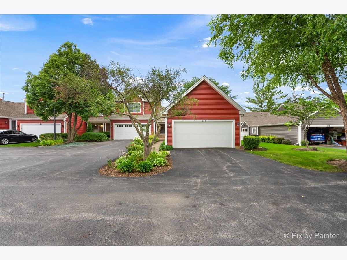 Townhomes Sold Springbrook Villas Bloomingdale Illinois, 127 Neville