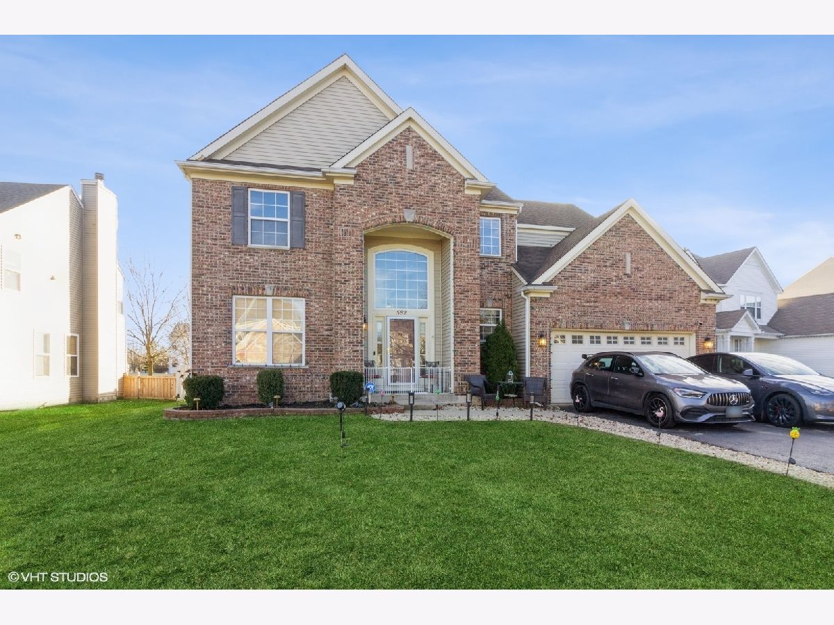 Homes & Townhomes & Condos Sold Chesterfield North Aurora Illinois, 582 Chesterfield