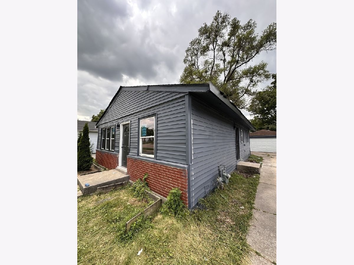  Rented Markham Illinois, 16522 Wood