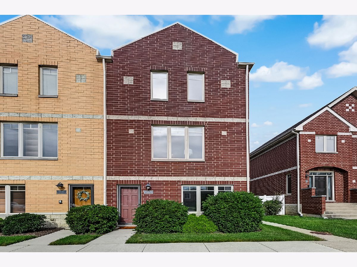 Townhomes & Homes Sold Prairie Square Brookfield Illinois, 8900 31st