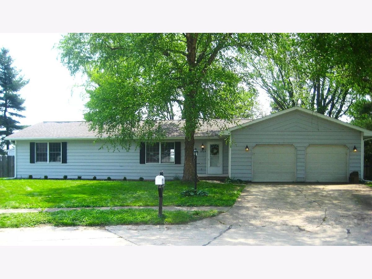 Rented Champaign Illinois, 2323 Mulberry