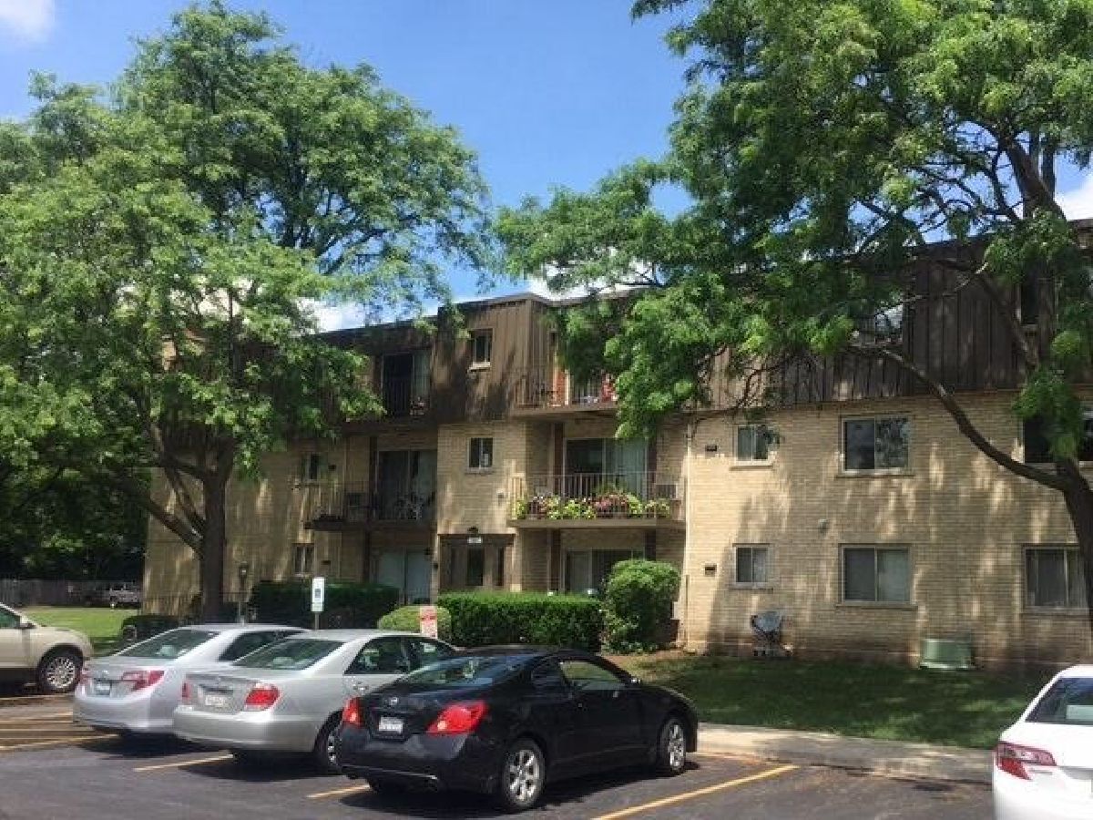 Condominiums Sold Fairway Greens Wheeling Illinois, 561 Fairway View