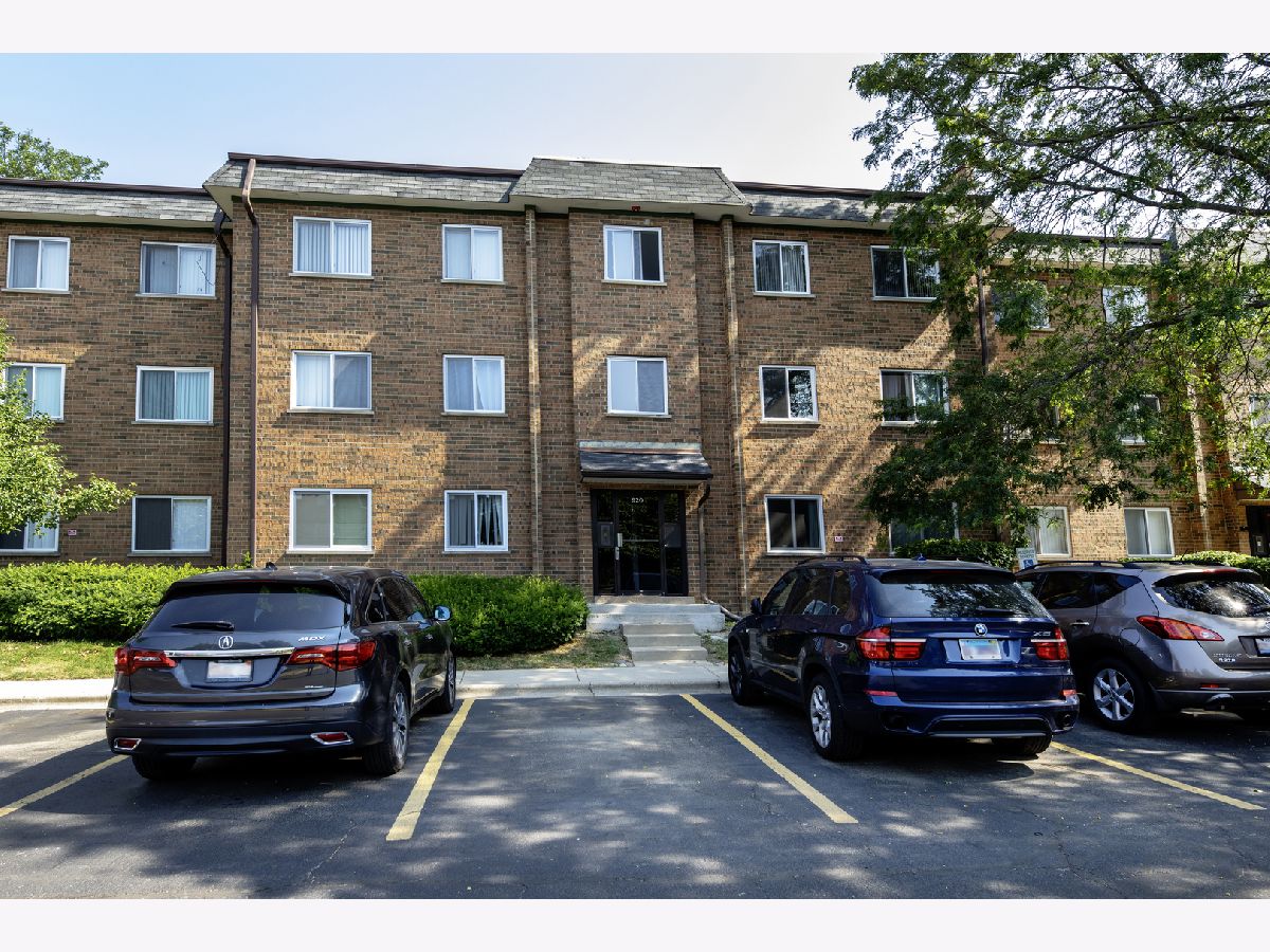 Condominiums Sold Hidden Ponds Schaumburg Illinois, 920 Casey