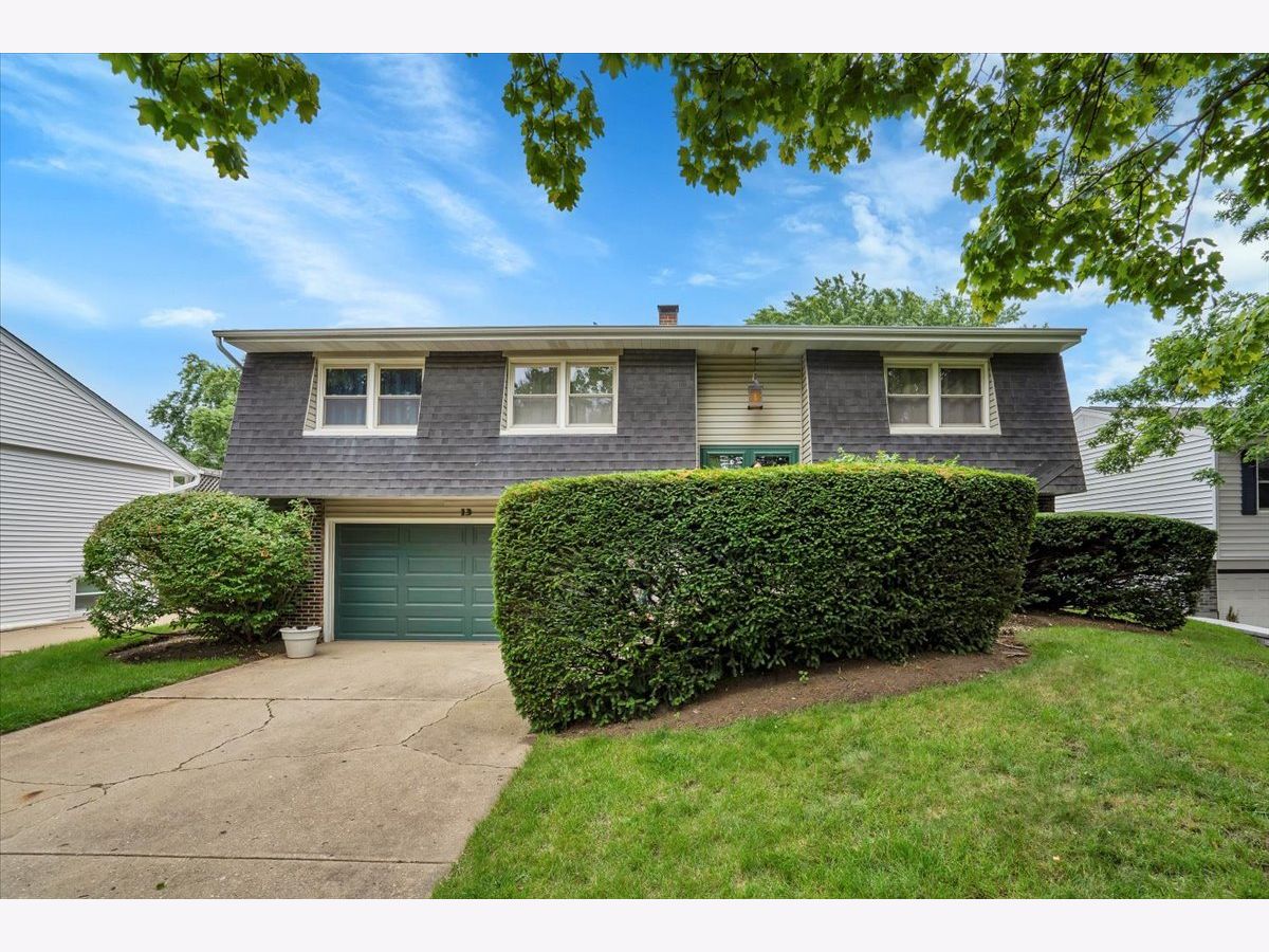 Homes Sold Hollywood Ridge Wheeling Illinois, 13 Redwood