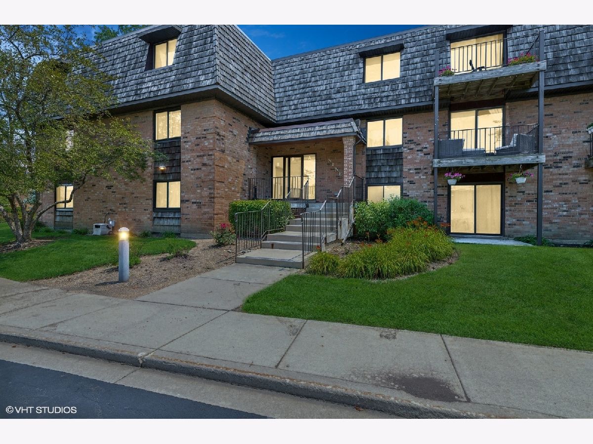 Condominiums Sold Arbors Buffalo Grove Illinois, 9 Oak Creek