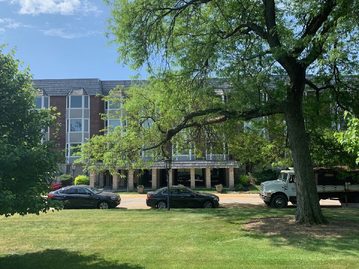 Condominiums Rented Bristol Court Park Ridge Illinois, 600 Thames