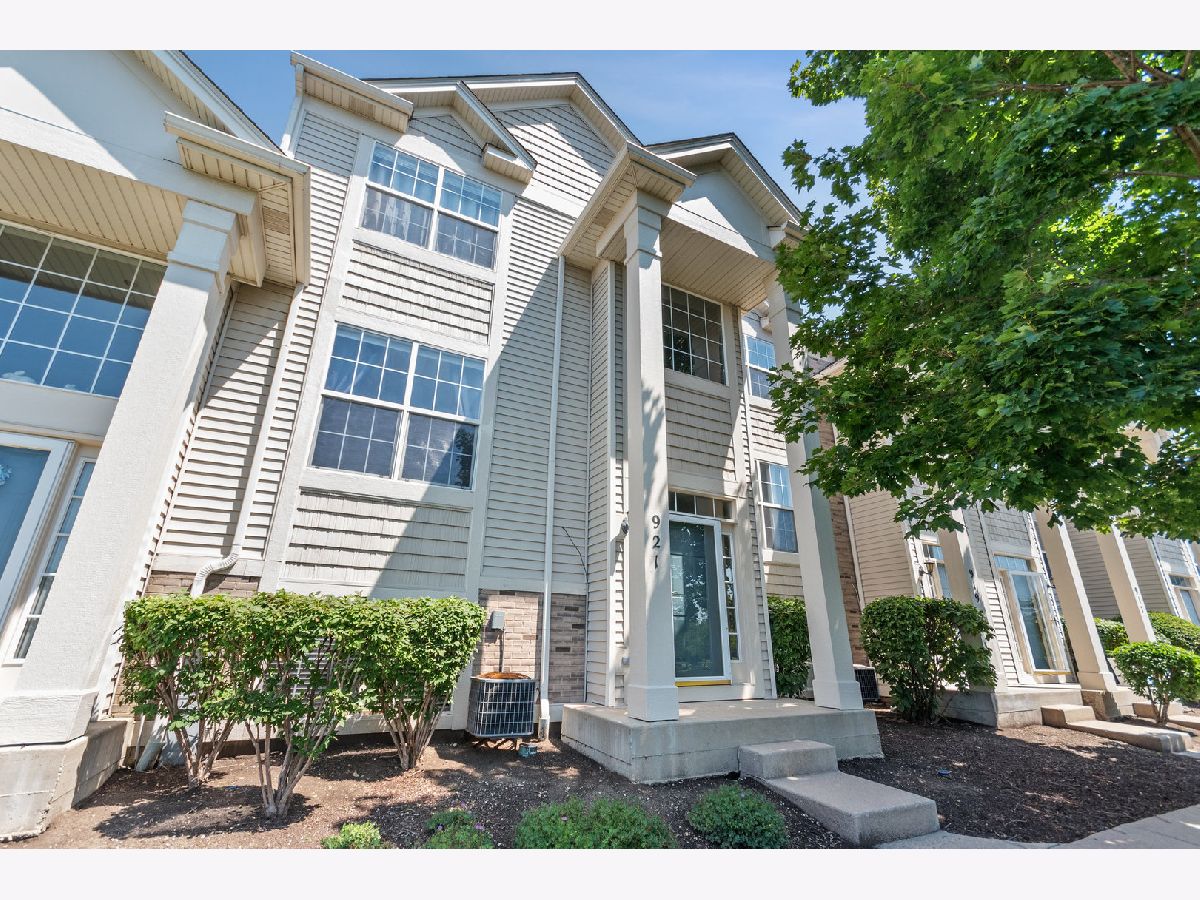 Townhomes Sold Summit Creek Shorewood Illinois, 921 Summit Creek