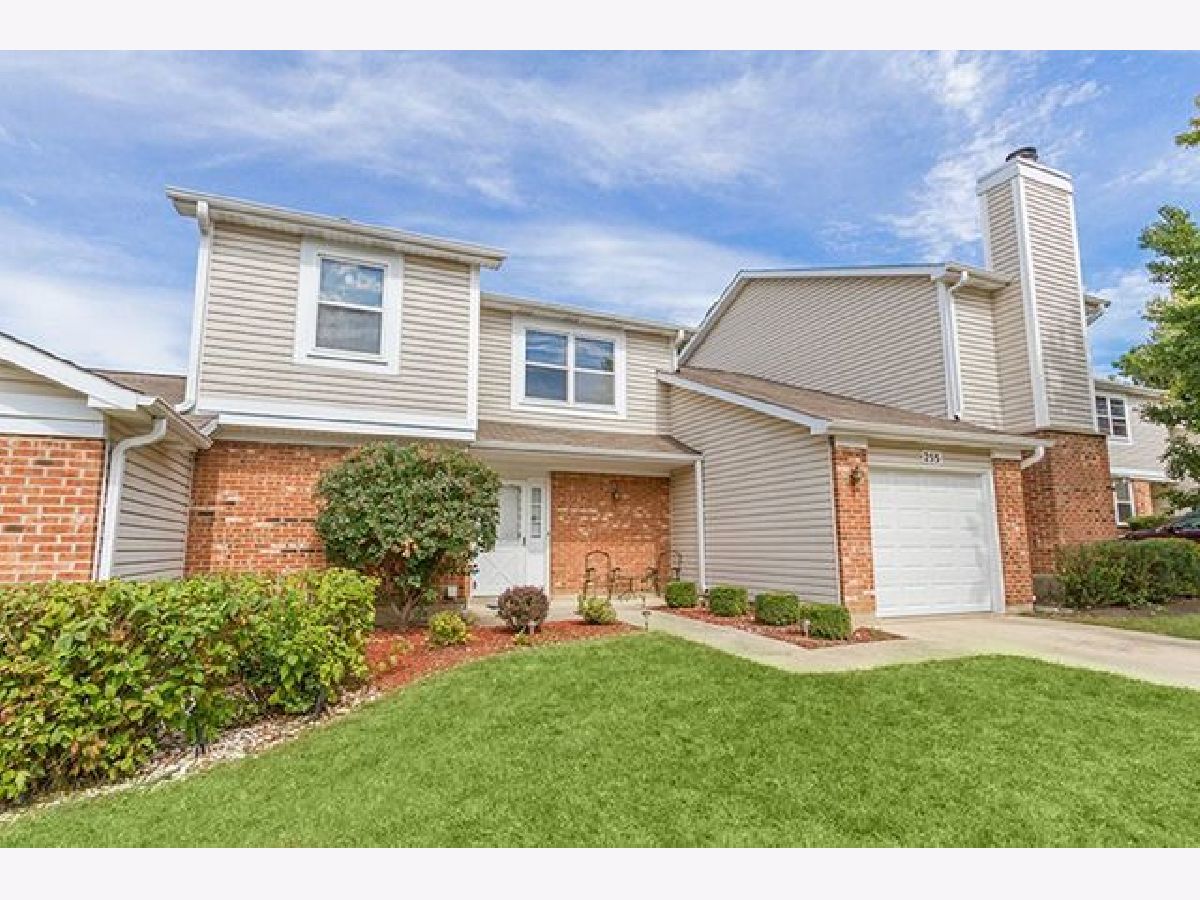 Townhomes Sold Westwind Bloomingdale Illinois, 255 Tamarack