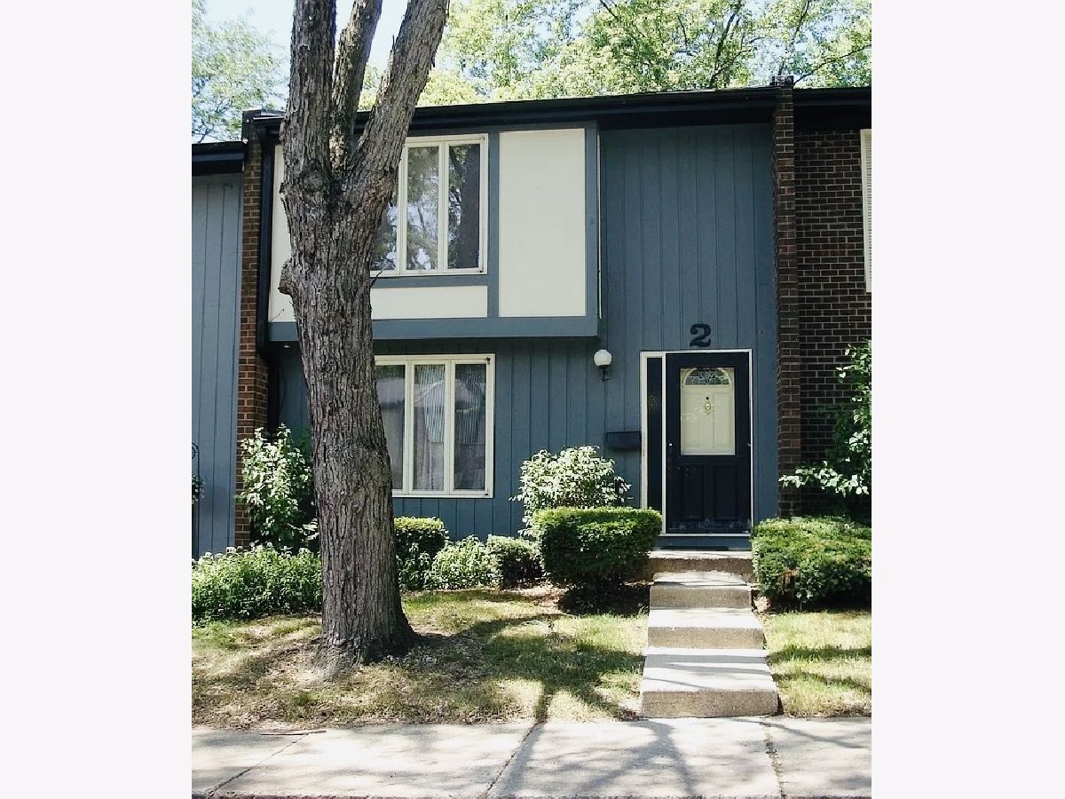 Townhomes Sold Garden Quarter Elgin Illinois, 2 Montrose Park