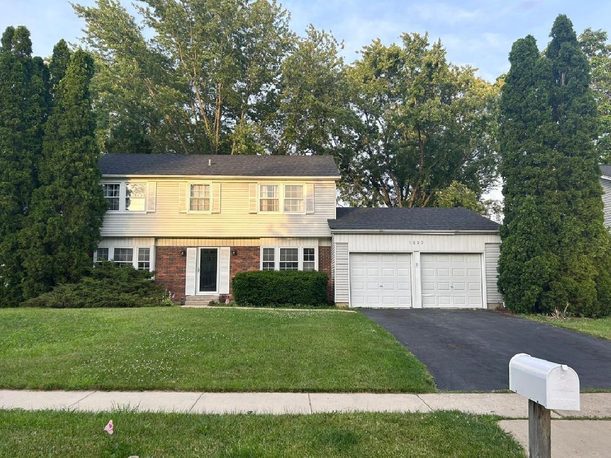 Homes Rented Strathmore Buffalo Grove Illinois, 1005 Alden