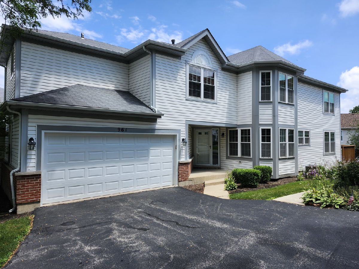 Townhomes Rented Casey Farm Villas Hoffman Estates Illinois, 961 Sweetflower