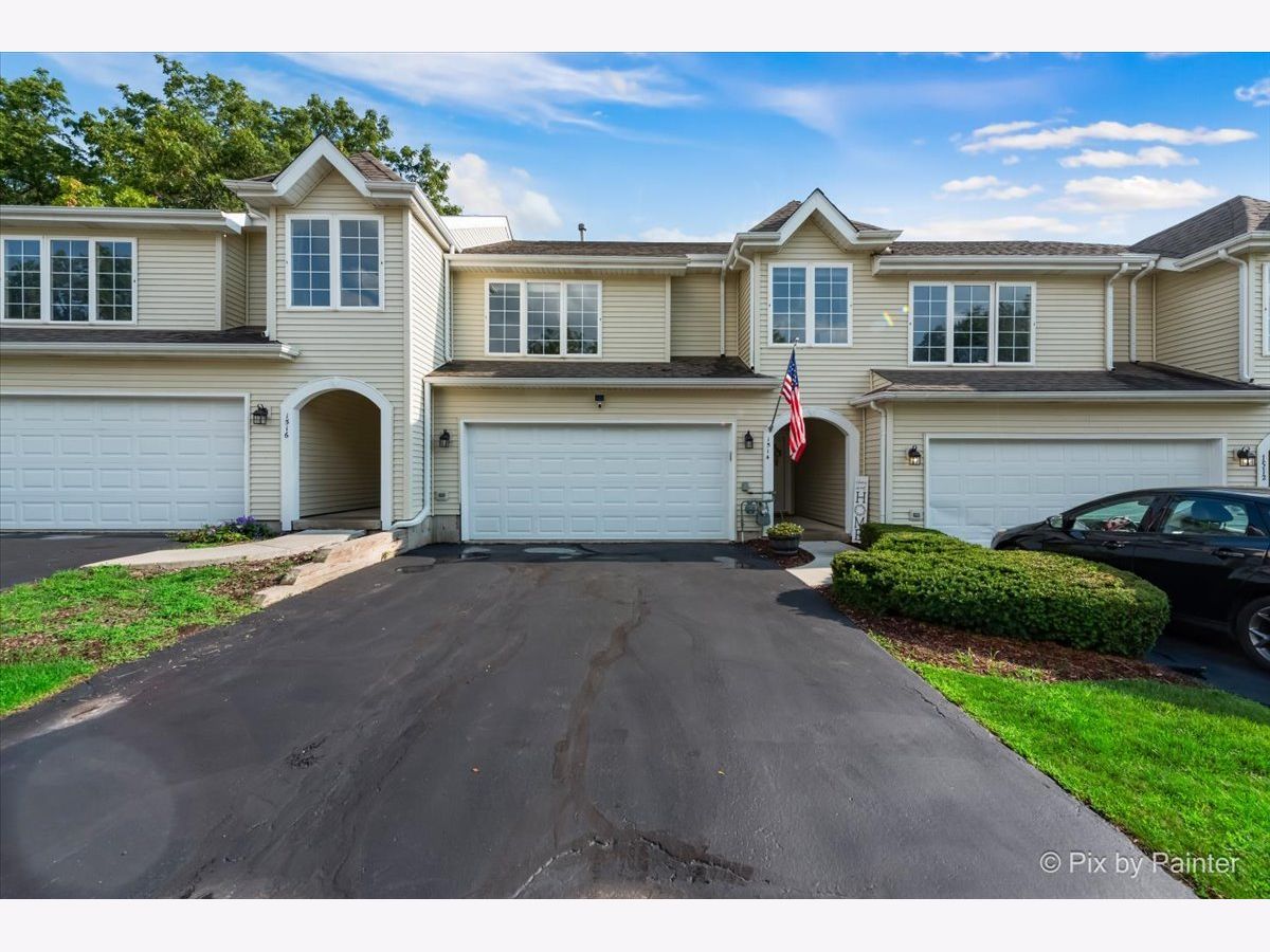 Townhomes & Condos & Homes Sold Mcconnell Hills Woodstock Illinois, 1514 Golden Oak