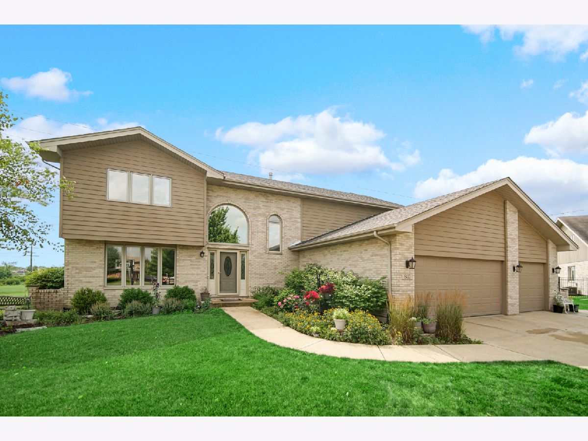 Homes & Townhomes & Condos Sold Brookside Glen Tinley Park Illinois, 8413 Horizon