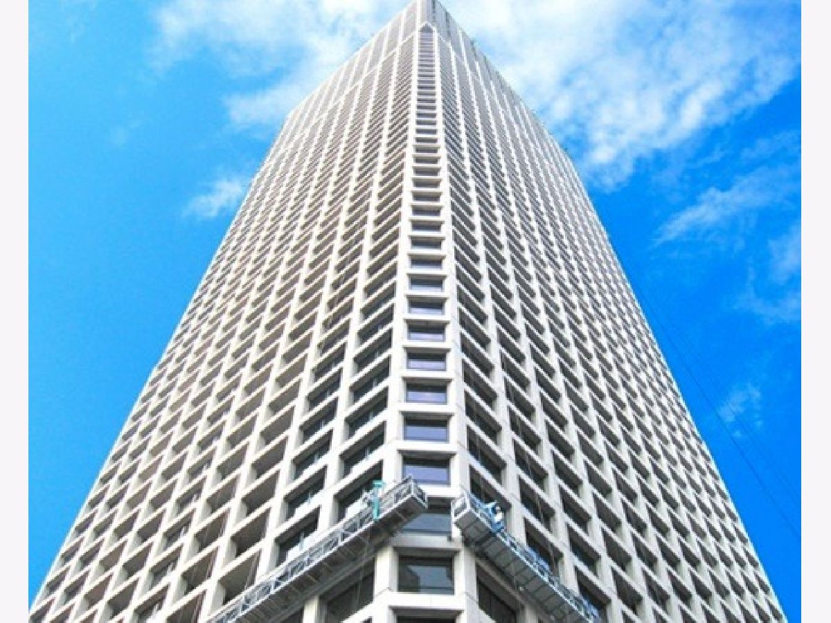 Condos & Townhomes Rented Newberry Plaza Chicago Illinois, 1030 State