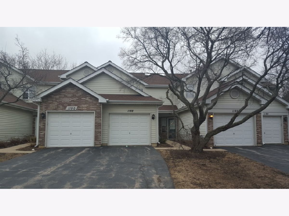 Townhomes & Condos Rented Wellington Court Schaumburg Illinois, 1130 Regency