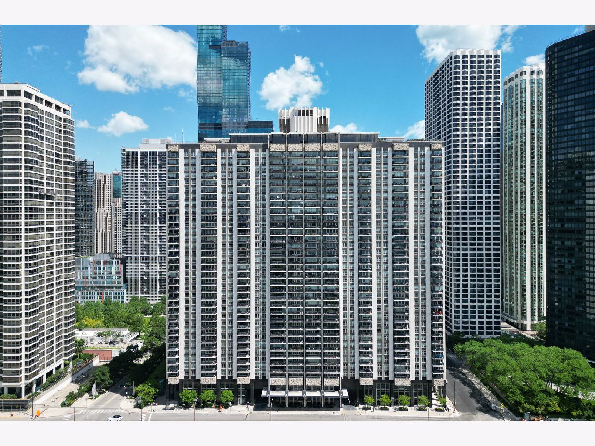 Condos & Townhomes Sold New Eastside Chicago Illinois, 400 Randolph