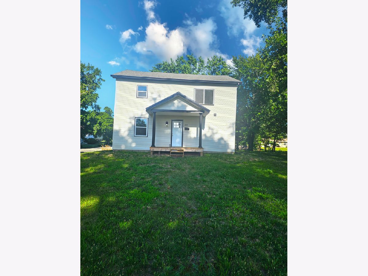  Sold Lacon Illinois, 304 Fulton