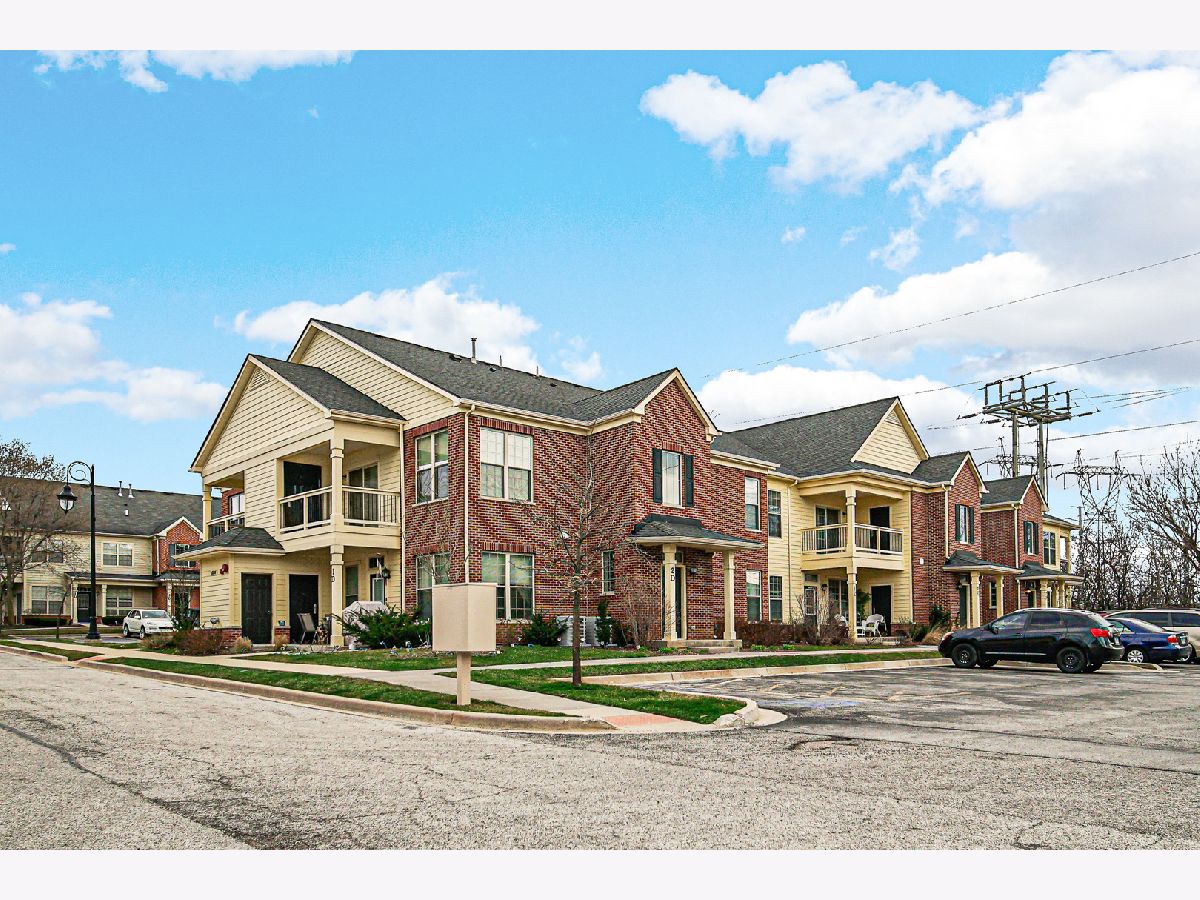 Condos & Townhomes Rented Georgetown By The River Glen Ellyn Illinois, 1044 Swift