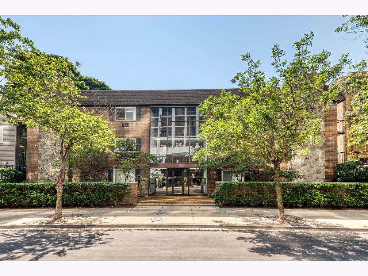Condominiums Rented Boardwalk Chicago Illinois, 4334 Clarendon