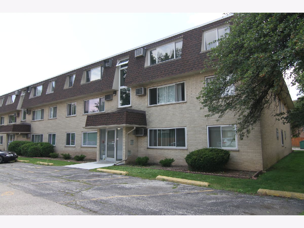 Condominiums Sold Briar Court Condominiums Des Plaines Illinois, 8812 Briar