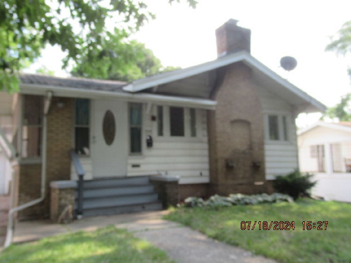 Rented Champaign Illinois, 1519 University