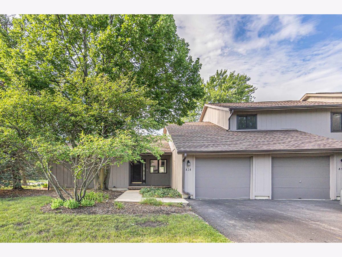 Townhomes Sold Stratford On Avon Grayslake Illinois, 828 Catherine