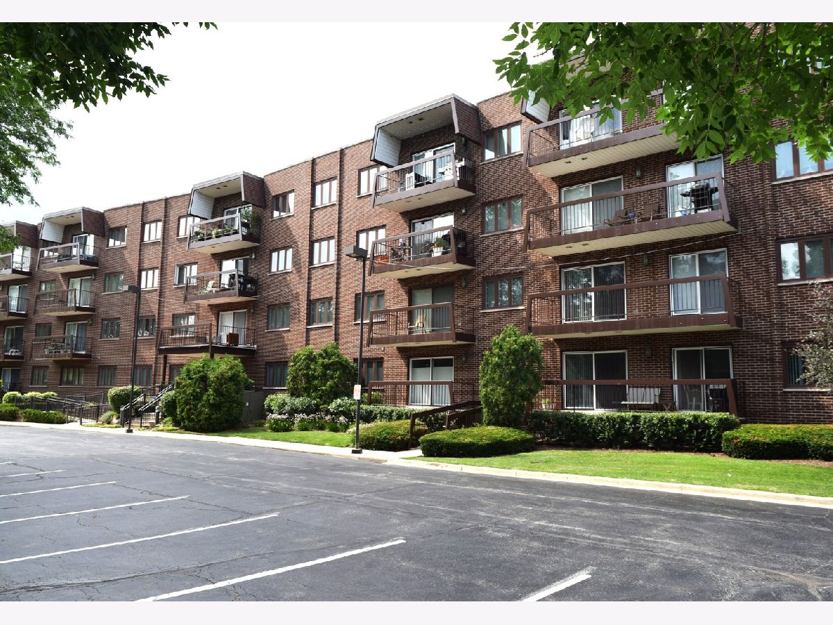 Condominiums Sold Grove Terrace Buffalo Grove Illinois, 300 Dundee