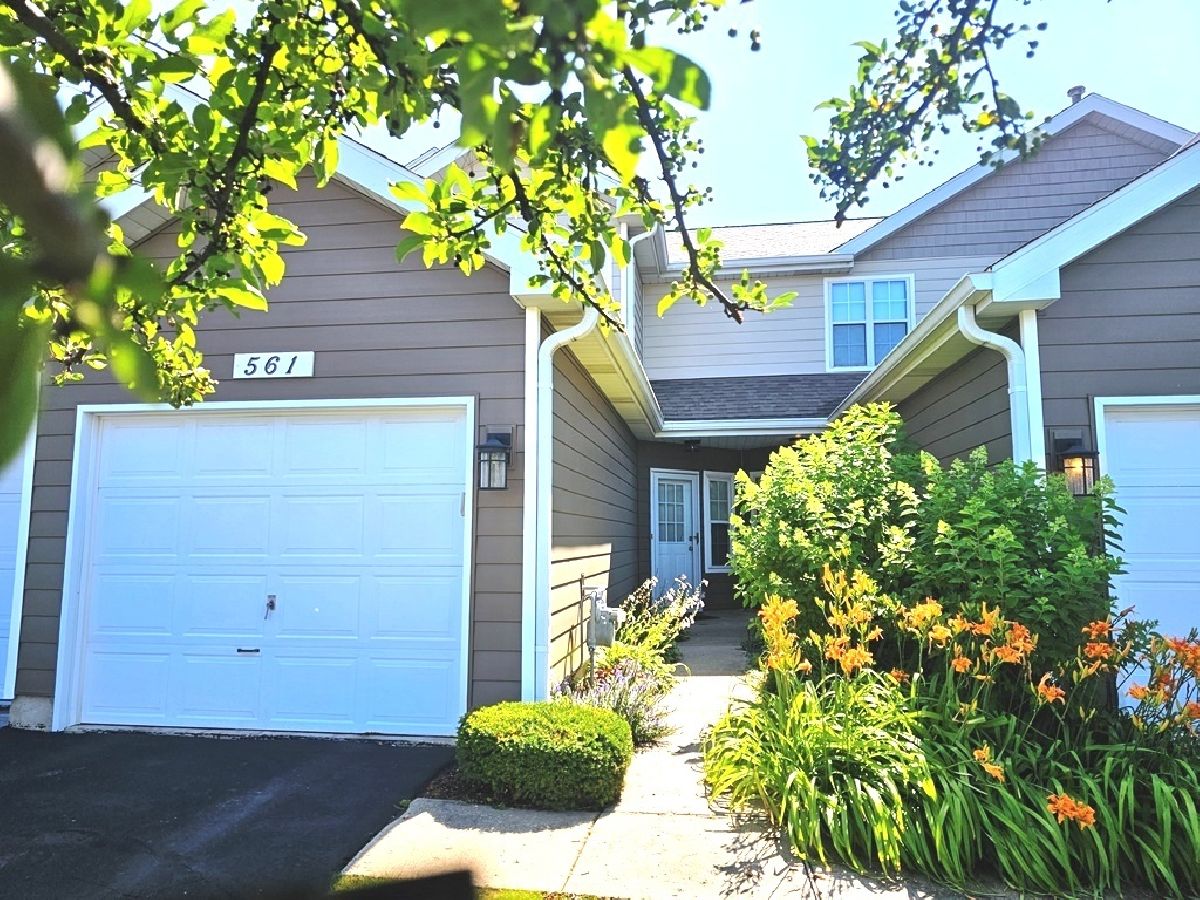 Townhomes Sold Woodhaven Mundelein Illinois, 561 Woodhaven