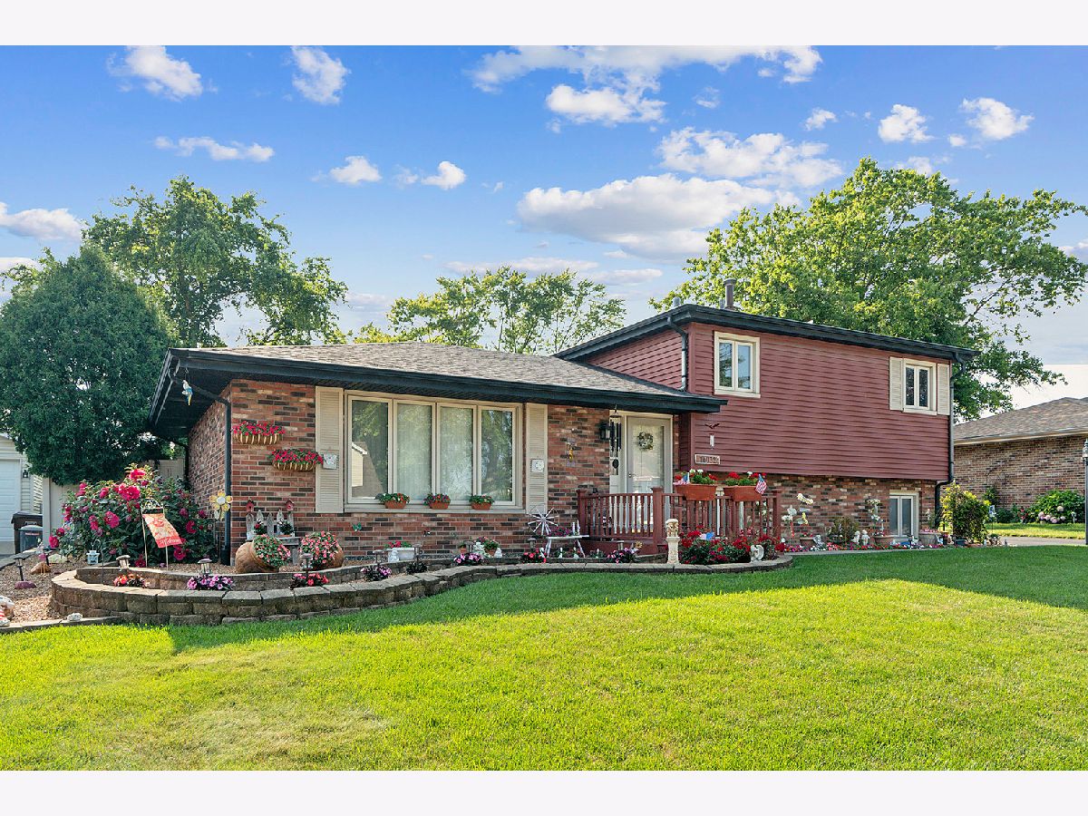 Homes Sold Friendly Oaks Oak Forest Illinois, 16032 Long