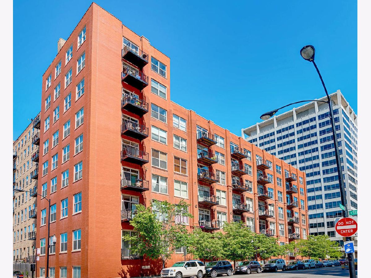 Condominiums Rented Gotham Lofts Chicago Illinois, 420 Clinton