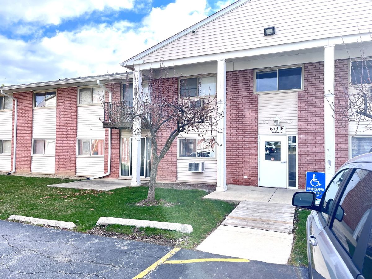 Condominiums Sold Emerald Hills Glendale Heights Illinois, 673 Fullerton