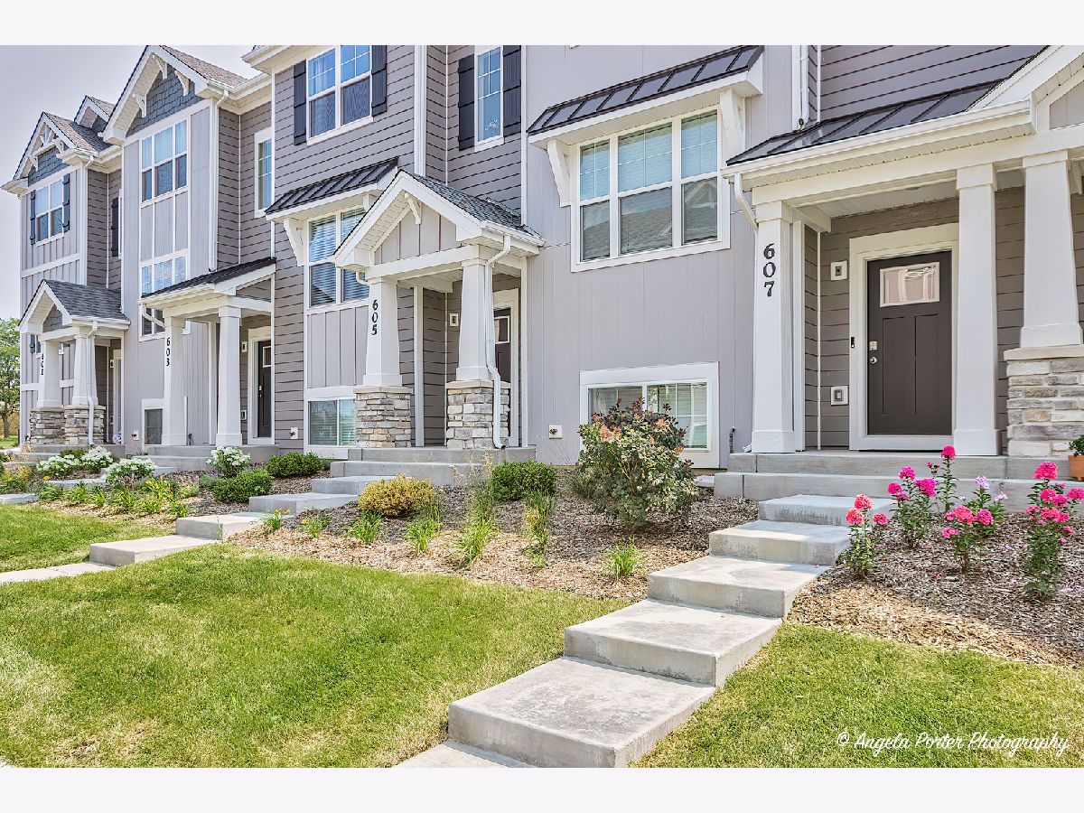 Condos & Townhomes Rented The Townes At Oak Creek Mundelein Illinois, 607 Acadia