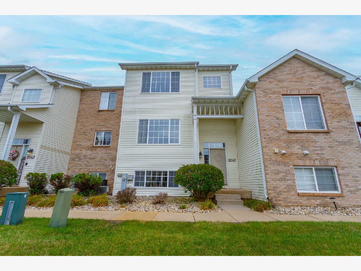 Condos & Townhomes & Homes Sold Logan Square Belvidere Illinois, 2047 Derby