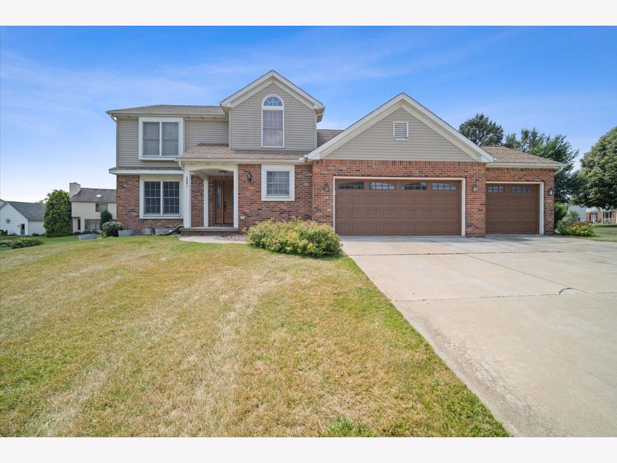 Homes & Condos & Townhomes Sold Eagle Ridge Bloomington Illinois, 2801 Stonehurst