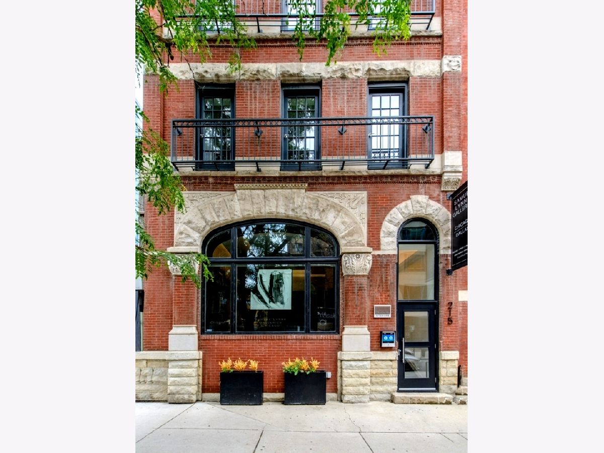 Condos & Townhomes & Homes Sold River North Chicago Illinois, 215 Huron