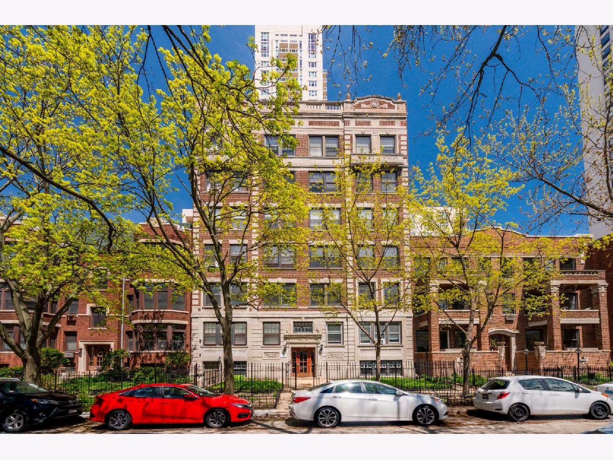 Condos & Townhomes & Homes Rented Margate Park Chicago Illinois, 918 Winona