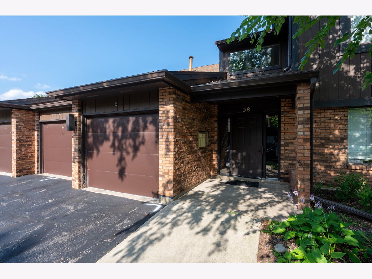 Homes & Condominiums Sold Century Oaks West Elgin Illinois, 38 Creekside