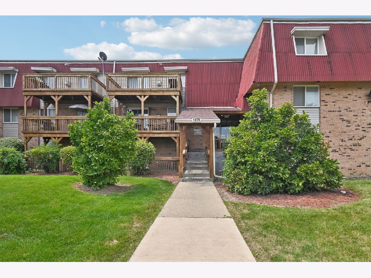 Condominiums Sold Linden Woods Aurora Illinois, 1875 Tall Oaks
