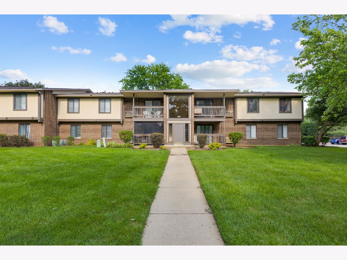 Condominiums Sold Somerset Crystal Lake Illinois, 578 Somerset