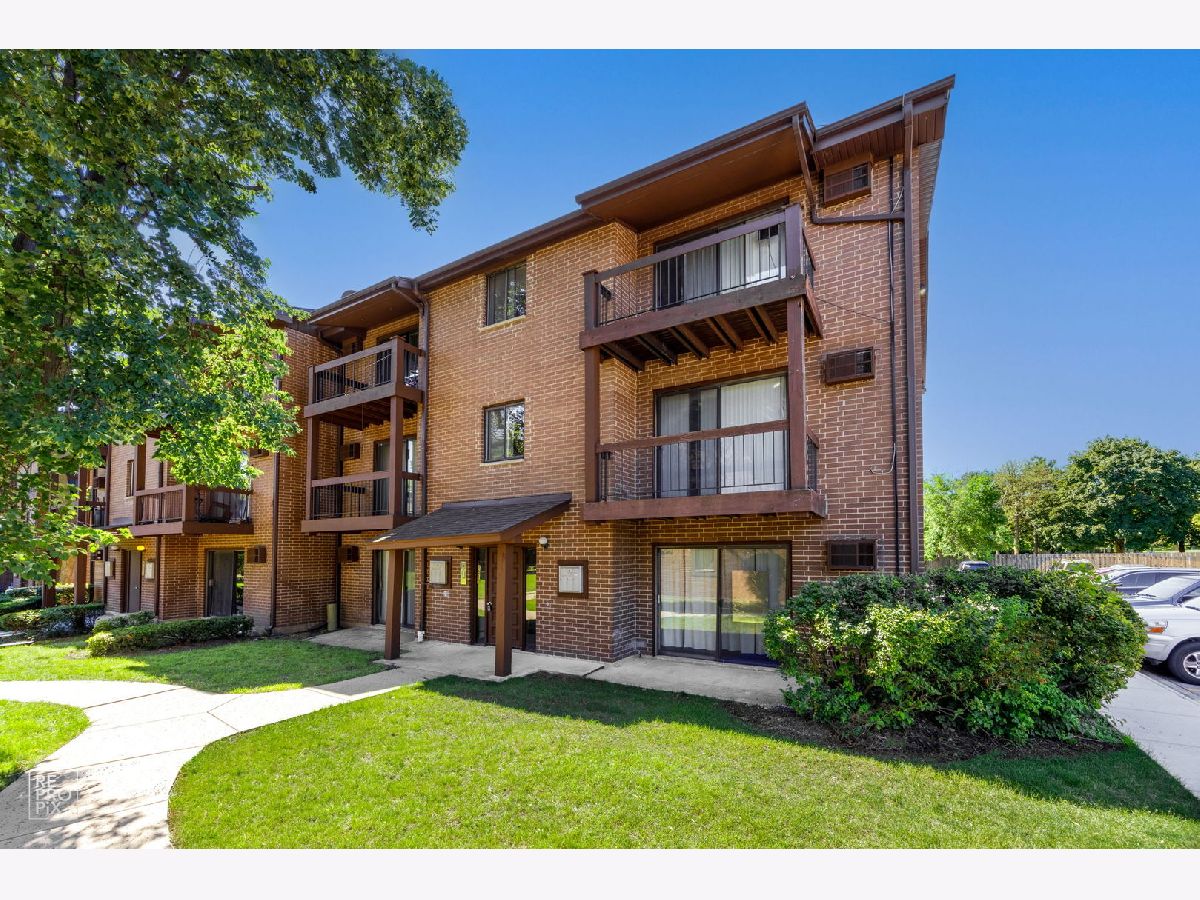 Subdivision Rented Palatine Square Palatine Illinois, 1515 Winslowe