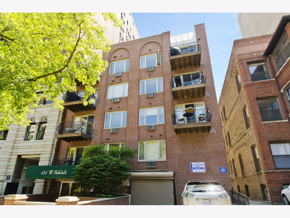 Condos & Townhomes Rented Oak Terrace Condominiums Chicago Illinois, 435 Oakdale