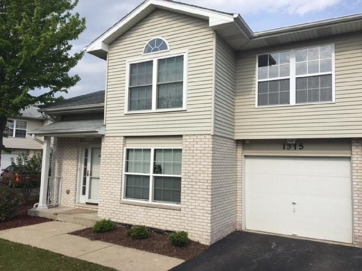 Townhomes Sold Riverbrook Naperville Illinois, 1315 Woodchuck